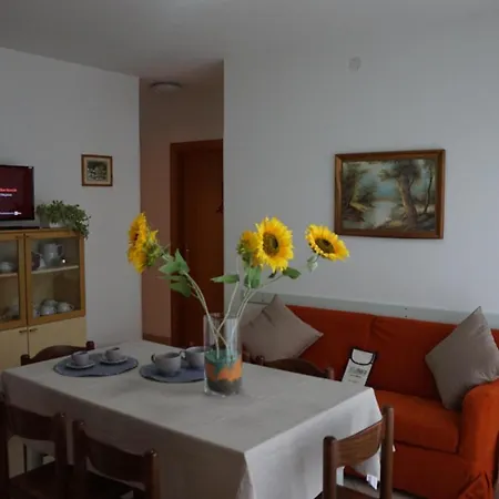 Residenza Fiori Lignano Apartment Lignano Sabbiadoro Room photo