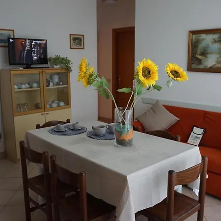 Residenza Fiori Lignano Apartment Lignano Sabbiadoro Room photo